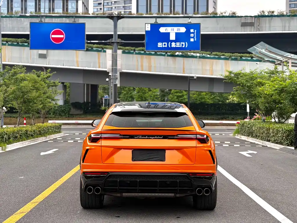 Lamborghini Urus 2022 — фото 8