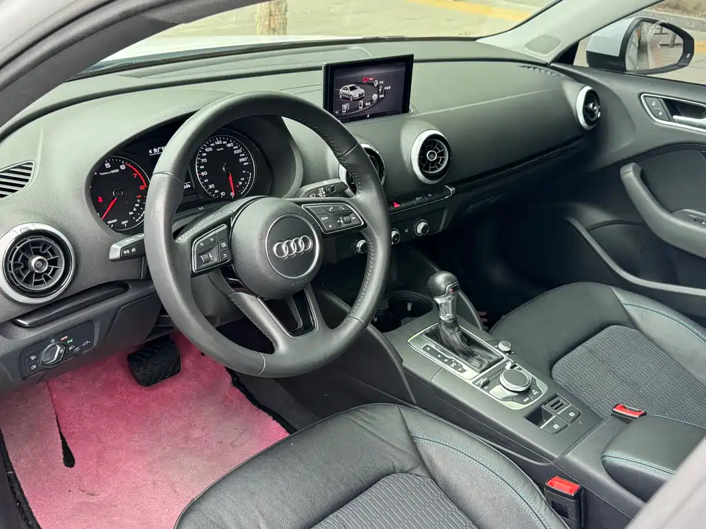 Audi A3 2018 — фото 12