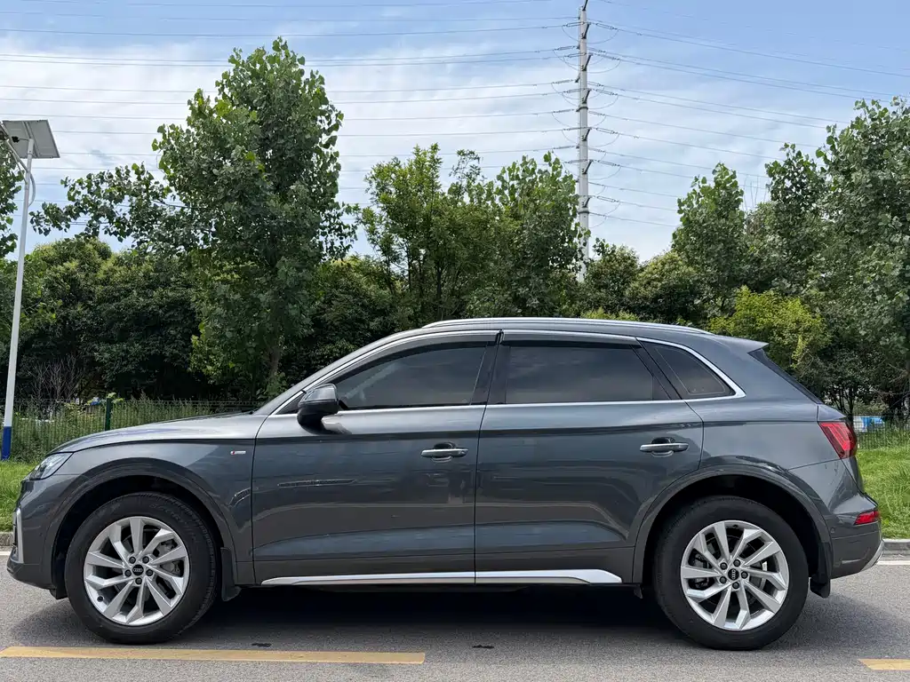 Audi Q5L 2021 — фото 15