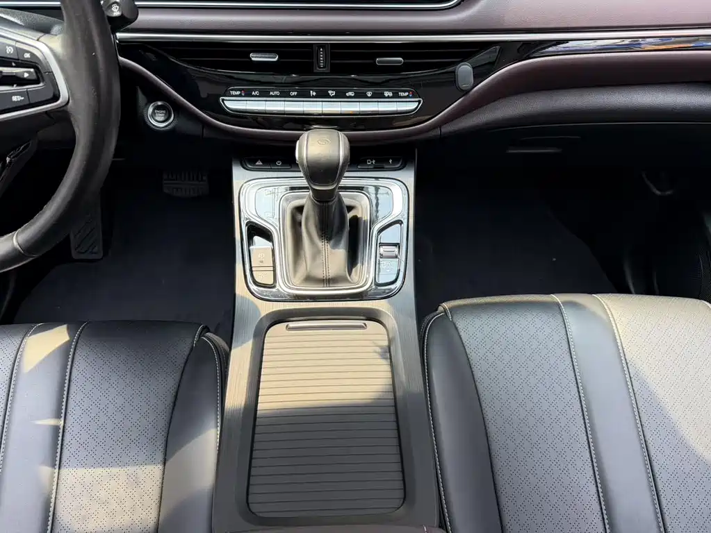 GAC Motor Trumpchi M6 2022 — фото 12