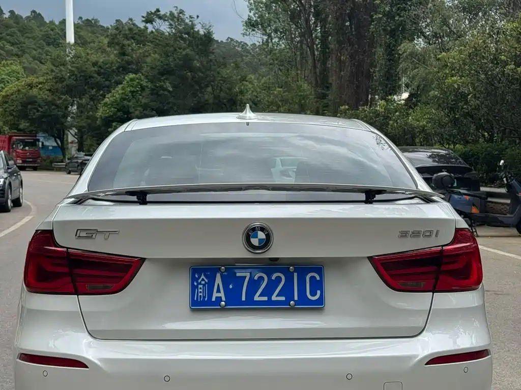 BMW 3 Series GT 2018 — фото 9