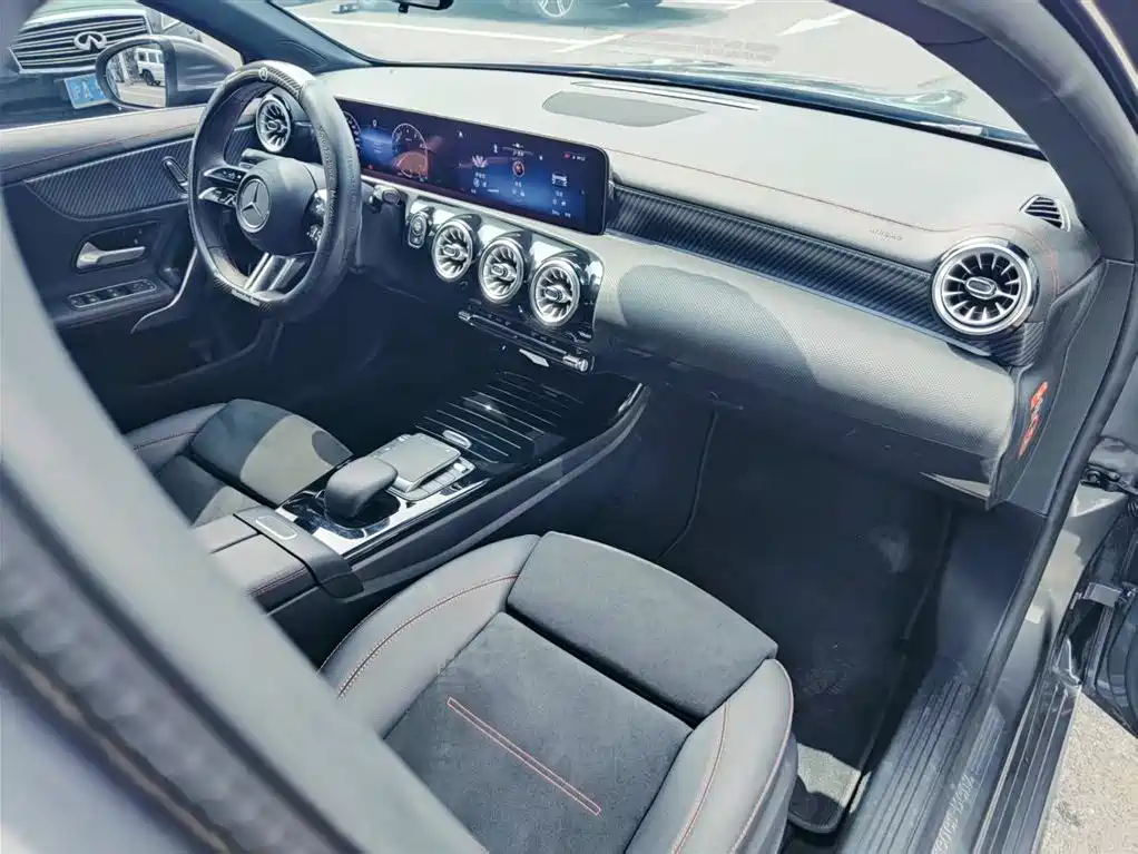 Mercedes-Benz A-Class 2024 — фото 19