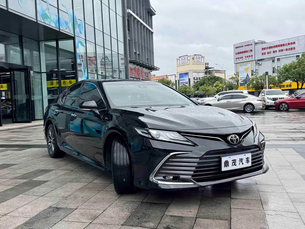 Toyota Camry 2021 — фото 5