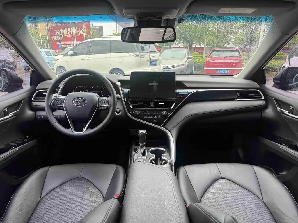 Toyota Camry 2021 — фото 13