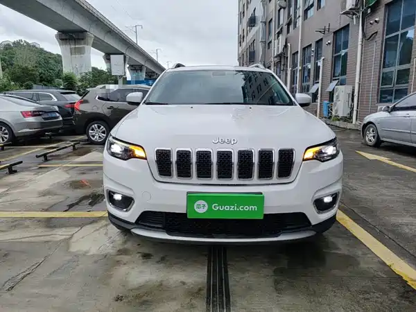 Jeep Cherokee 2021