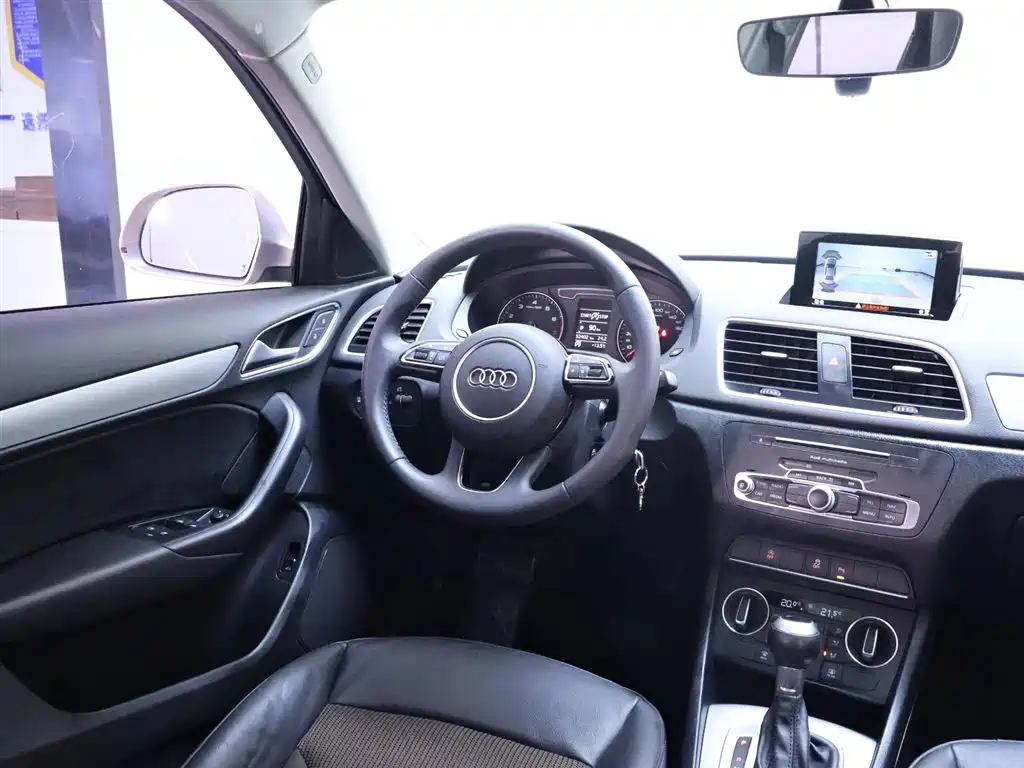 Audi Q3 2019 — фото 14