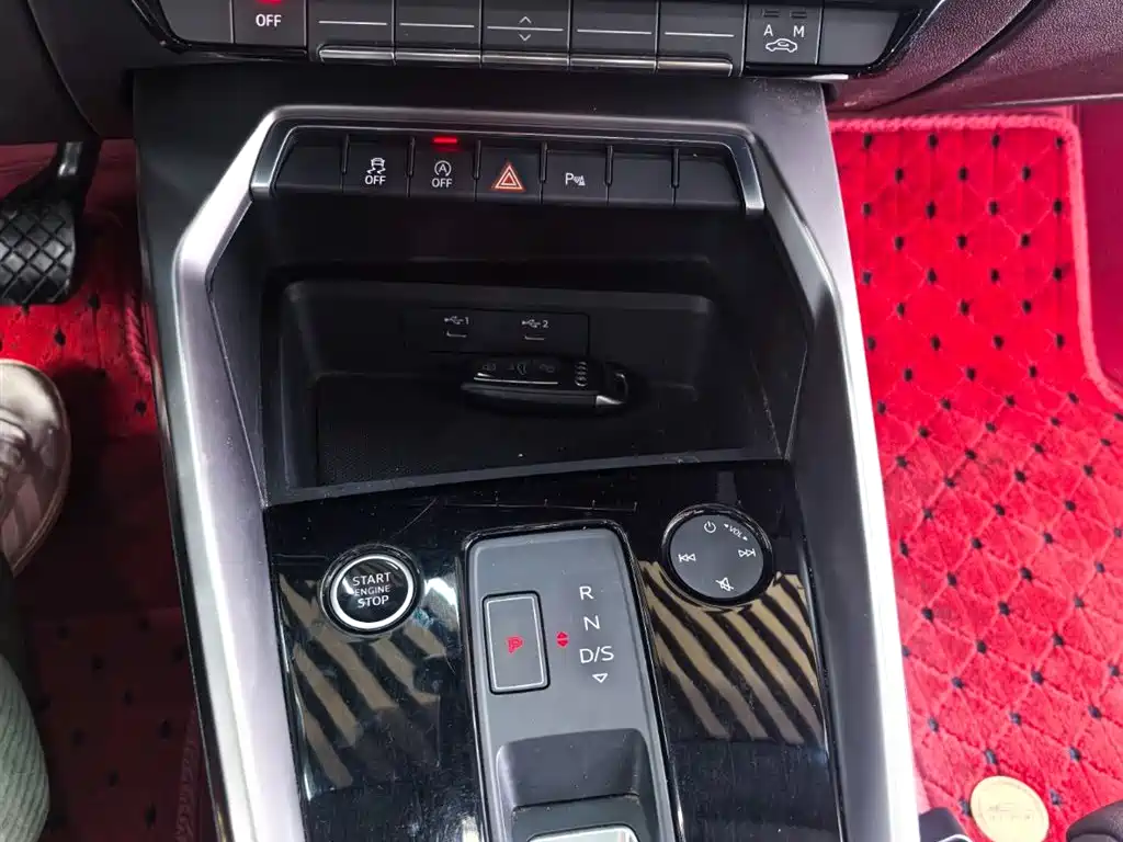 Audi A3 2023 — фото 11