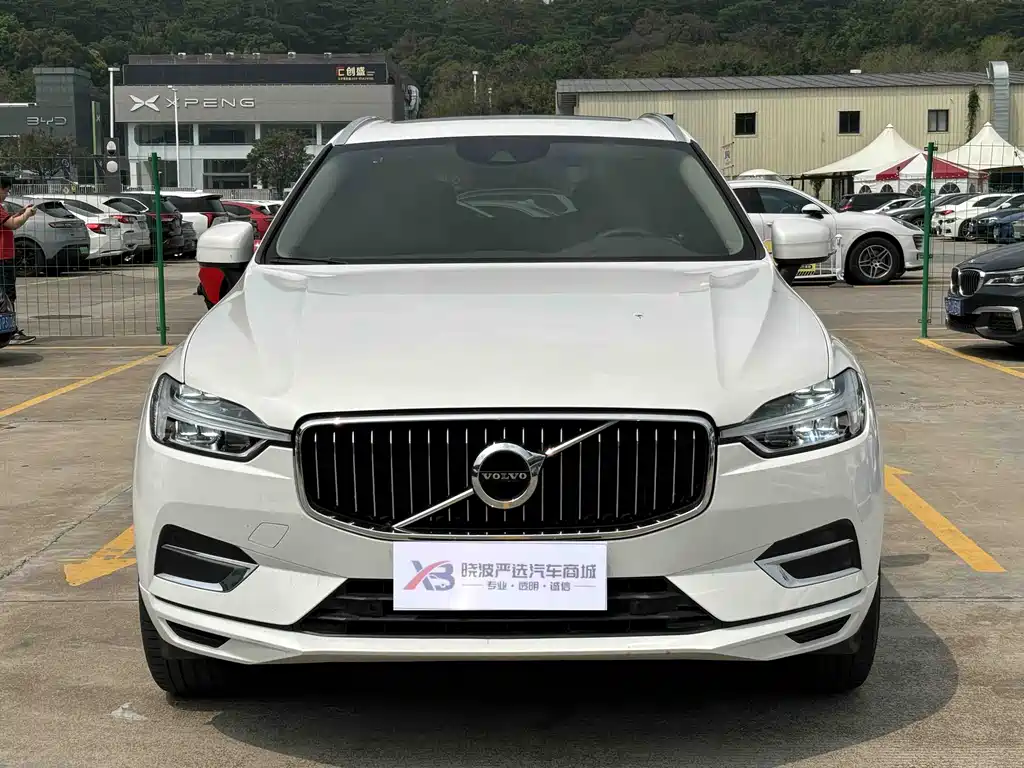 Volvo XC60 2019 — фото 2