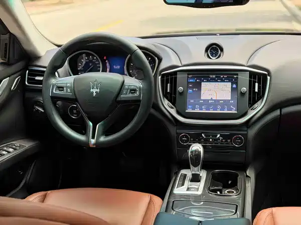 Maserati Ghibli 2015