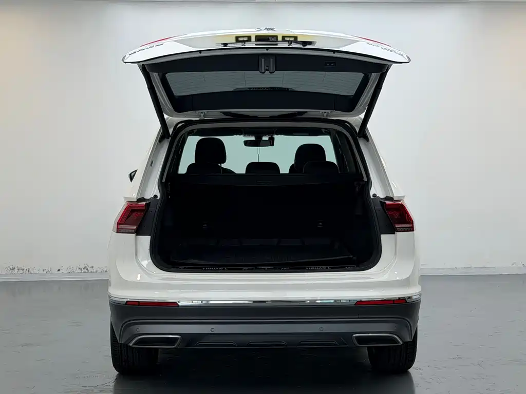 Volkswagen Tiguan L 2017 — фото 11