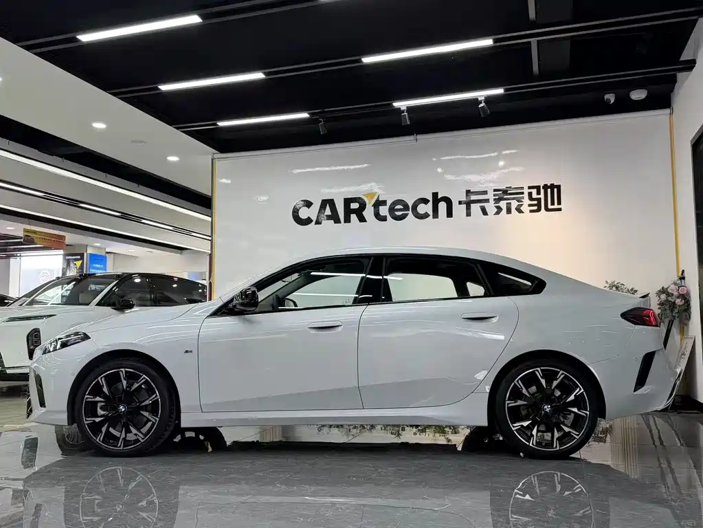 BMW 2 Series 2025 — фото 4