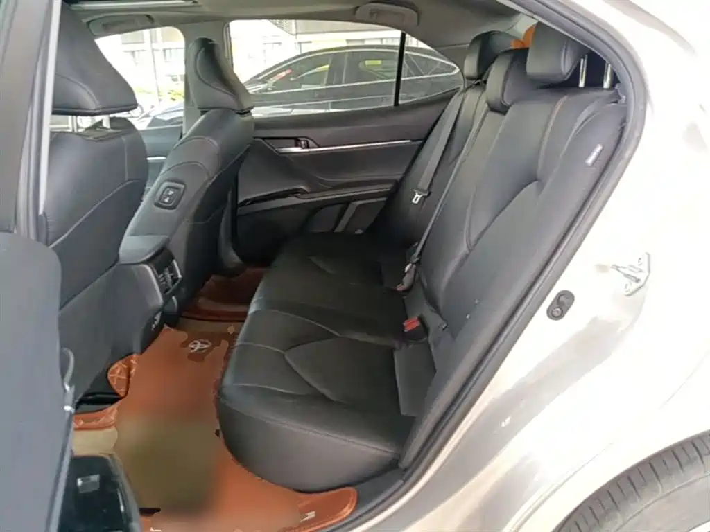 Toyota Camry 2022 — фото 16