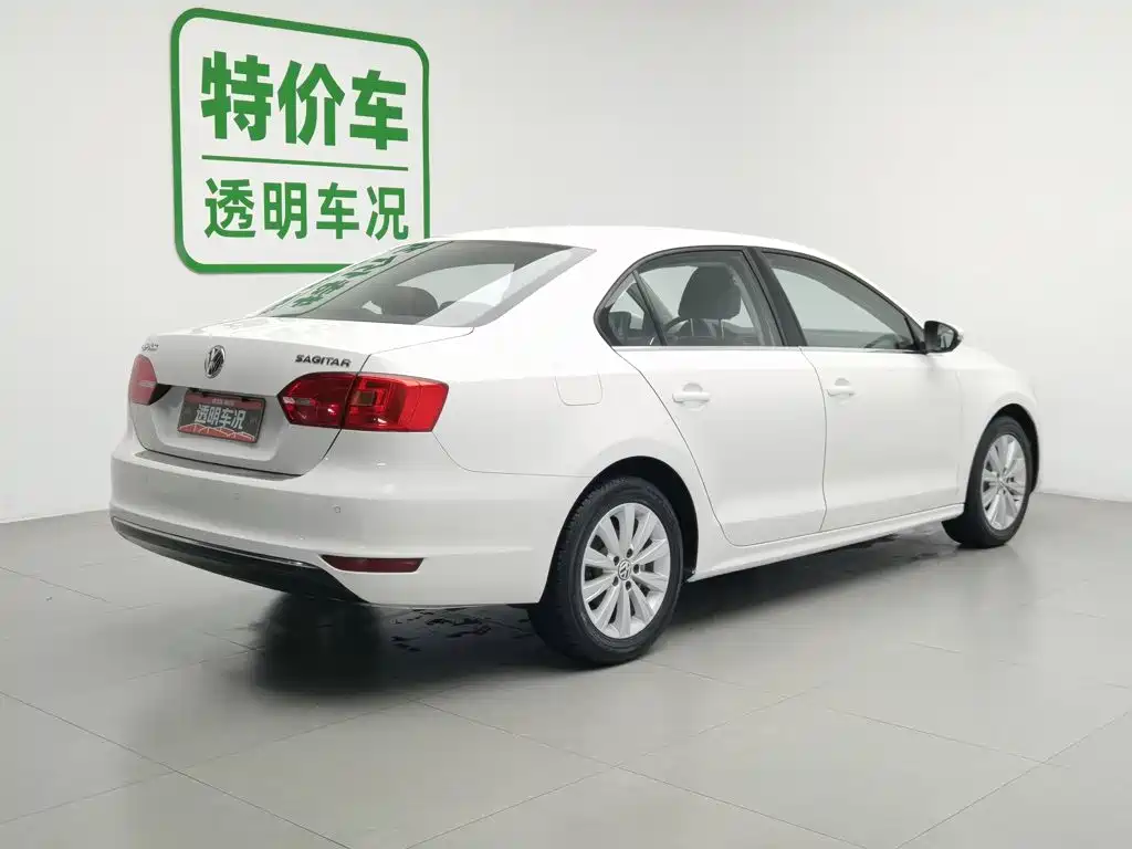 Volkswagen Sagitar 2015