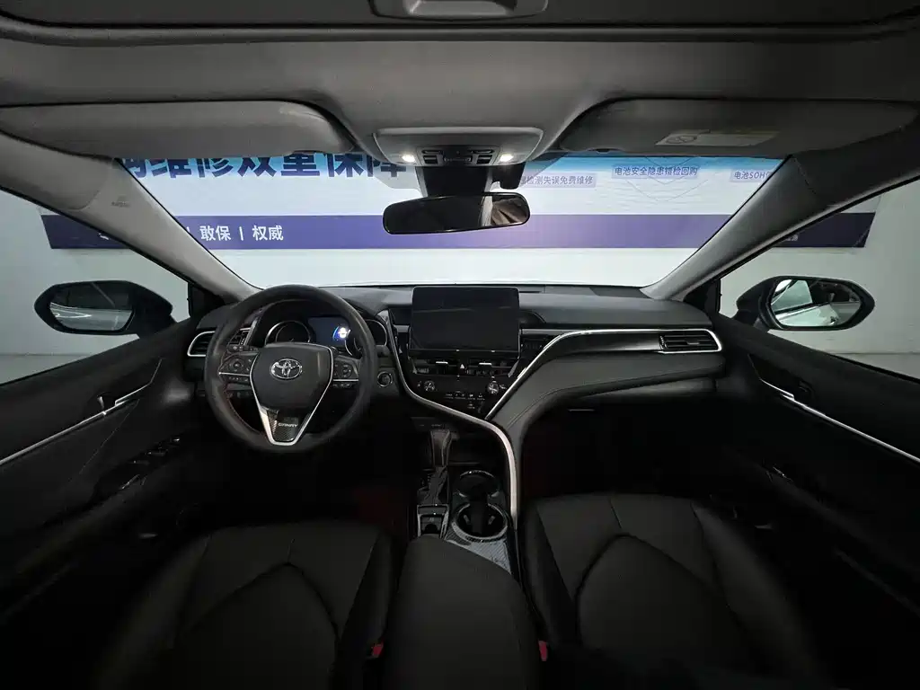 Toyota Camry 2021 — фото 25