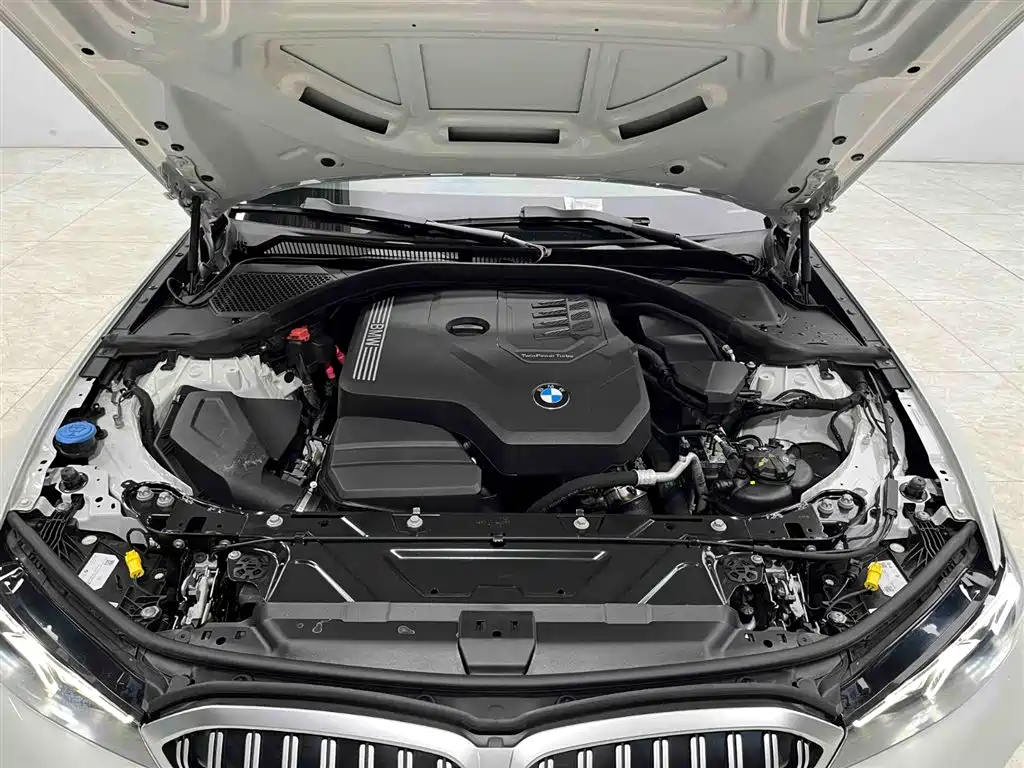 BMW 3 Series 2023 — фото 20