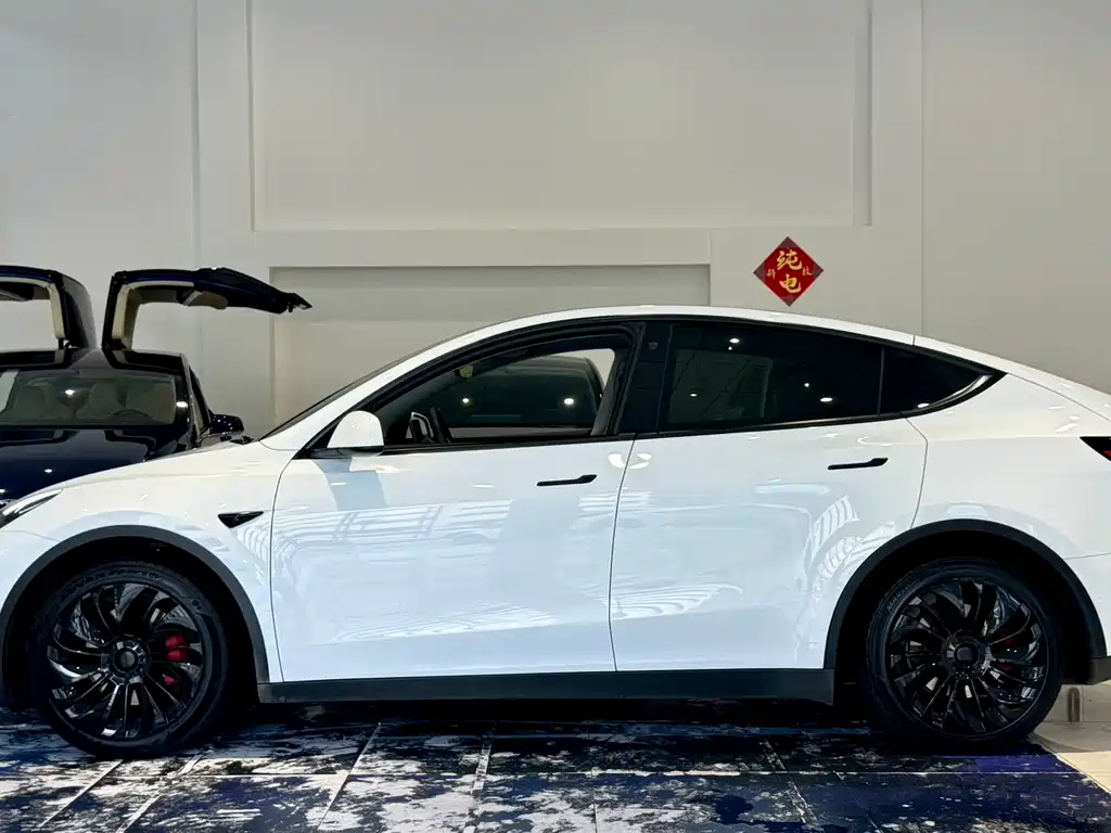 Tesla Model Y 2022 — фото 12