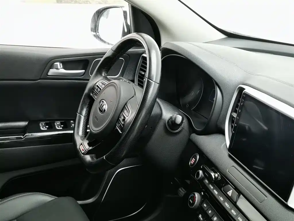 Kia KX5 2017 — фото 22