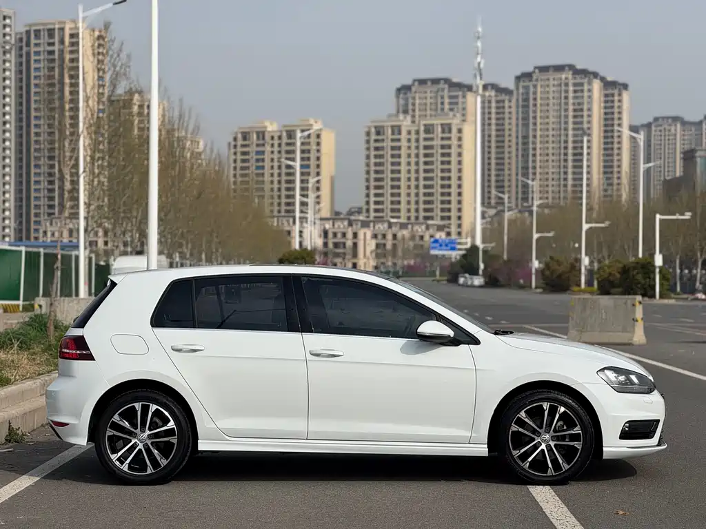 Volkswagen Golf 2017 — фото 19