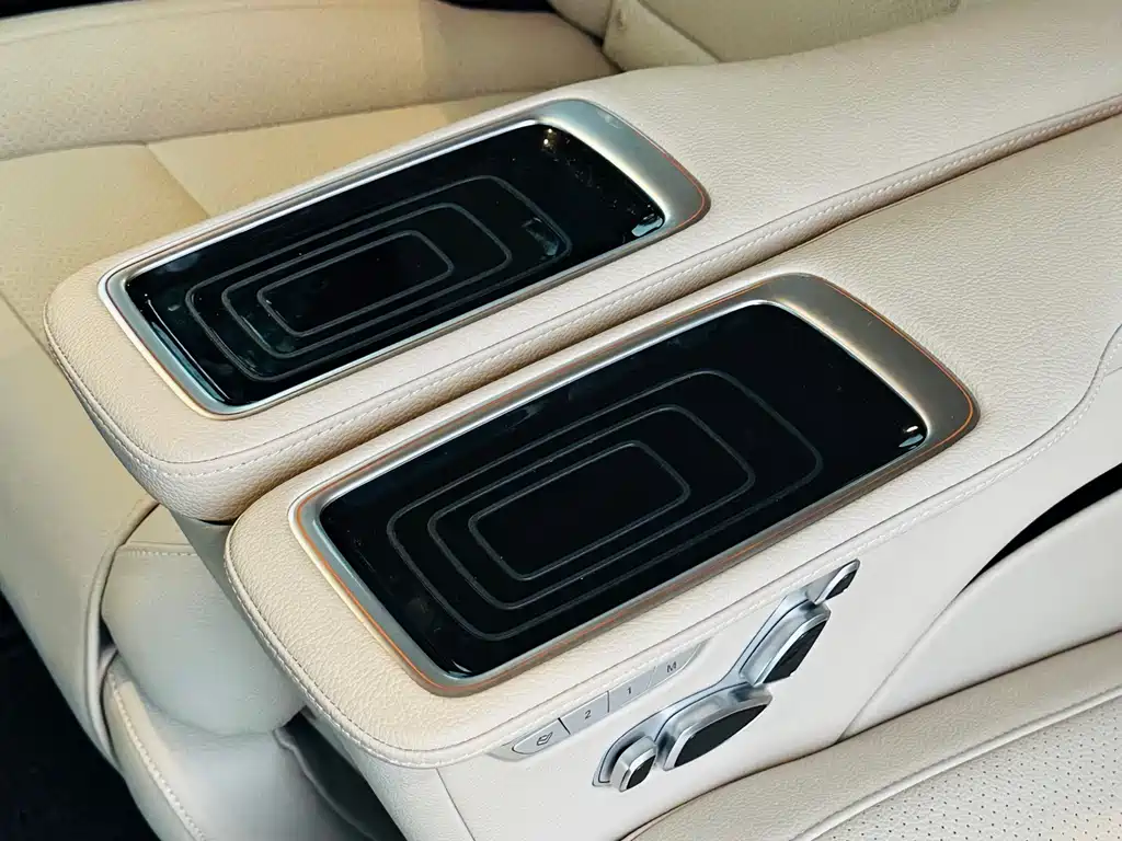 Mercedes-Benz Vito 2023 — фото 14