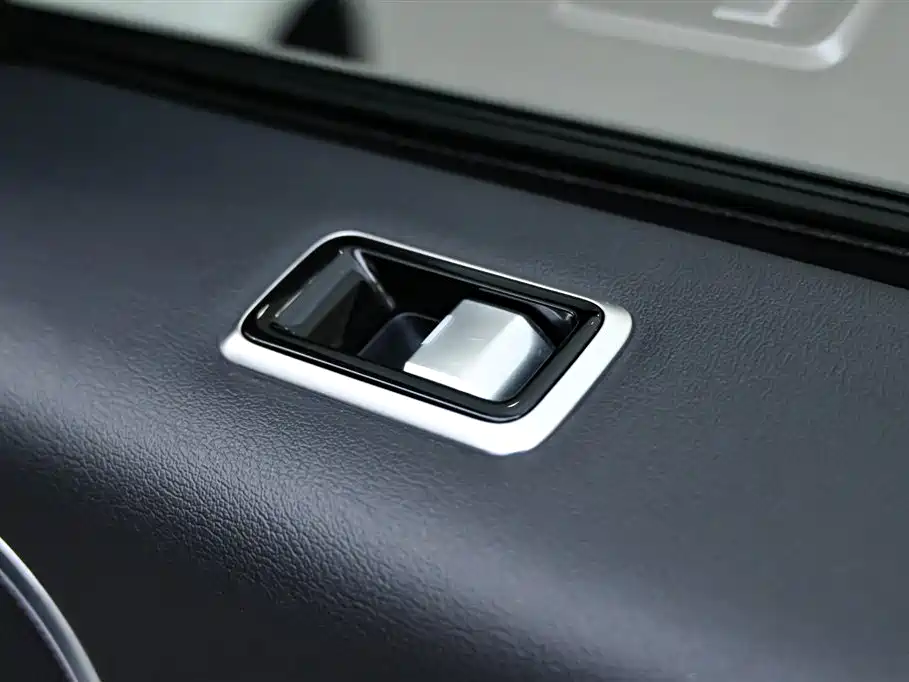 Land Rover Range Rover 2022 — фото 25
