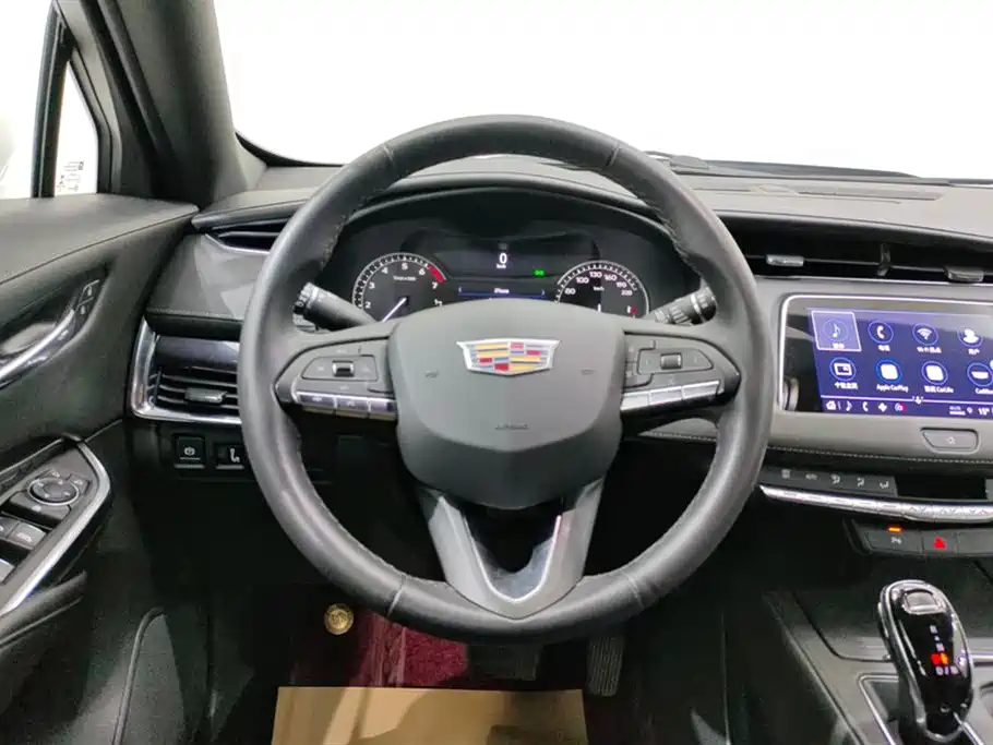 Cadillac XT4 2021 — фото 15