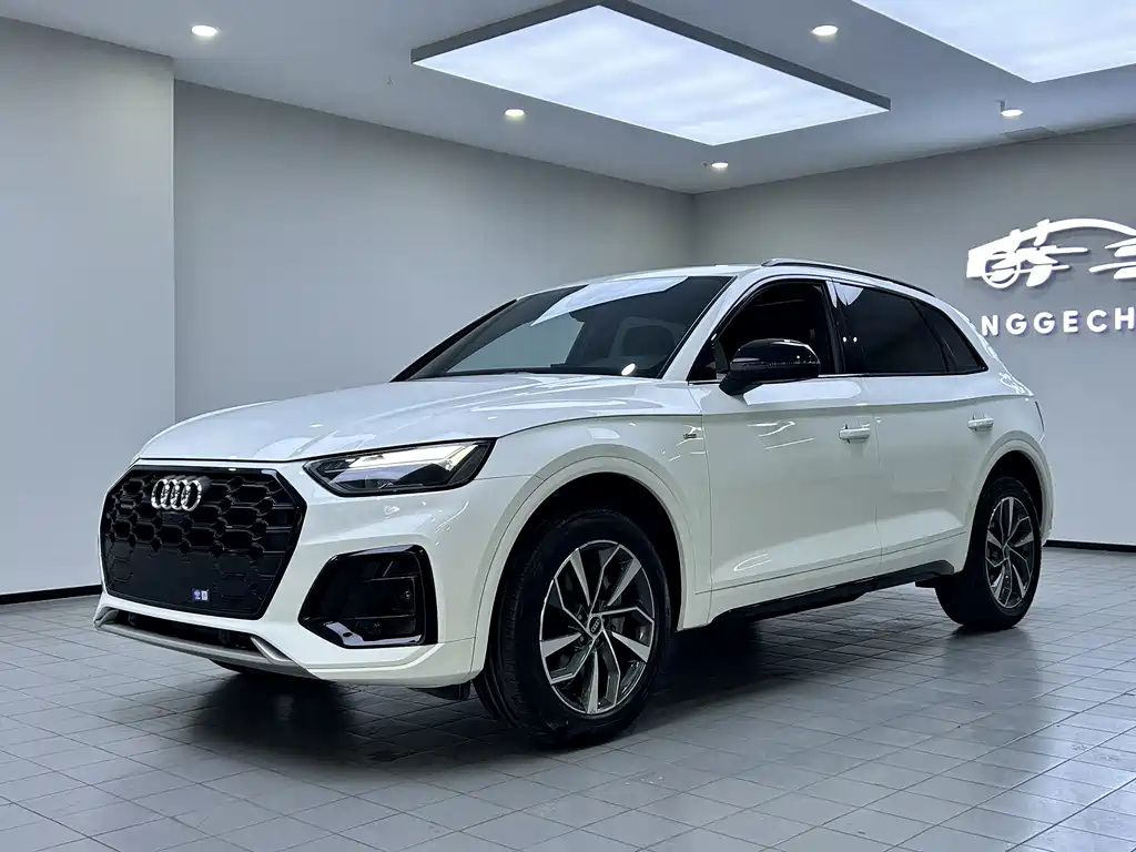Audi Q5L 2023 — фото 1