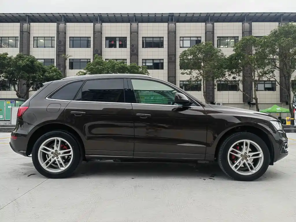 Audi Q5 2018 — фото 12