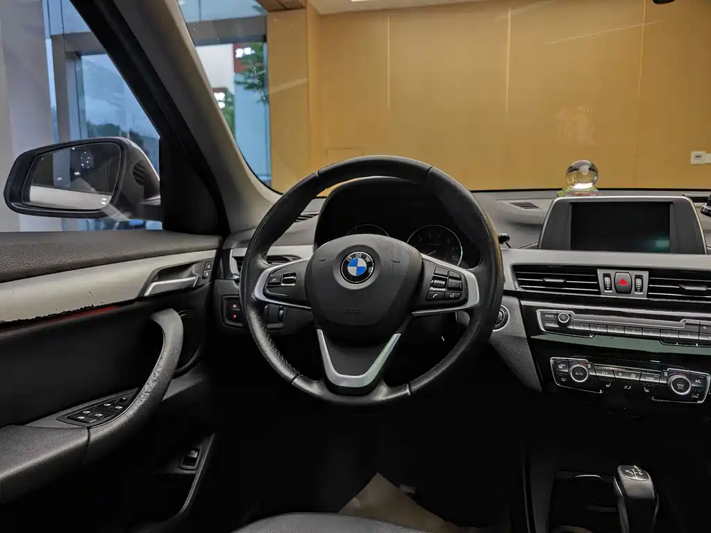 BMW X1 2016 — фото 14