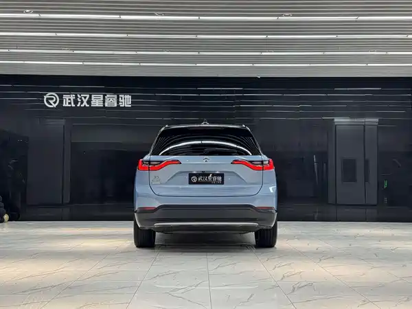 NIO ES8 2018