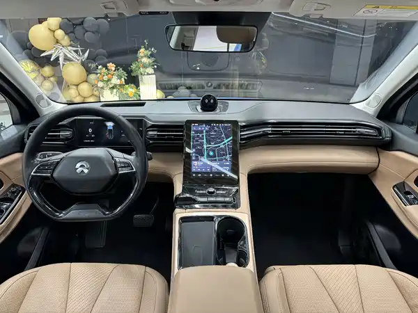 NIO ES8 2018
