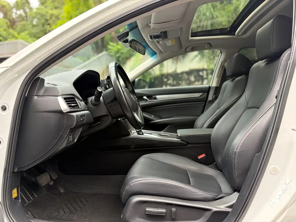 Honda Accord 2019 — фото 12
