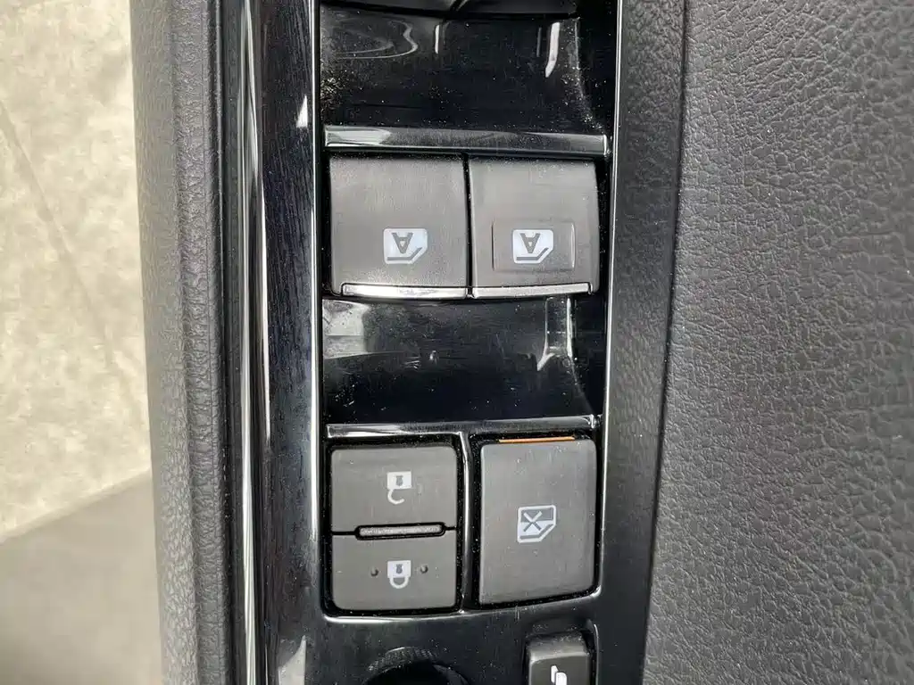Toyota Camry 2020 — фото 17