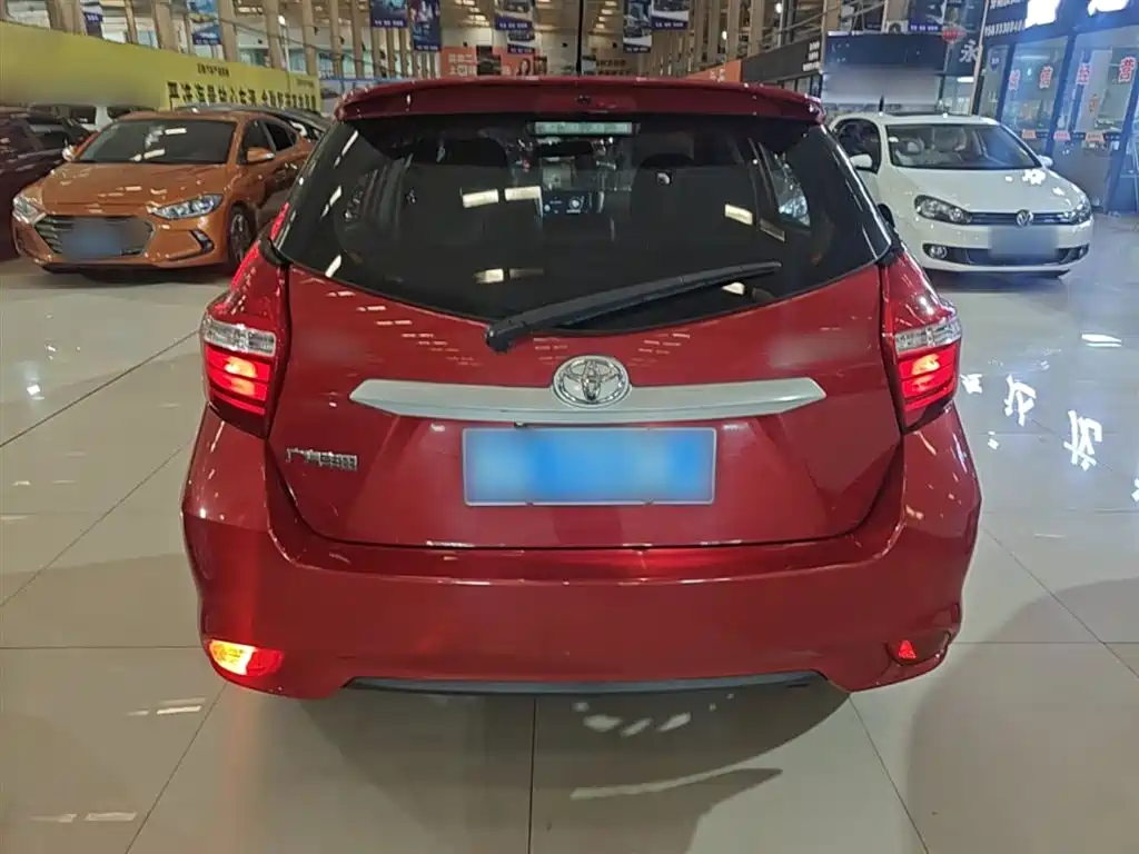 Toyota Yaris L 2018 — фото 6