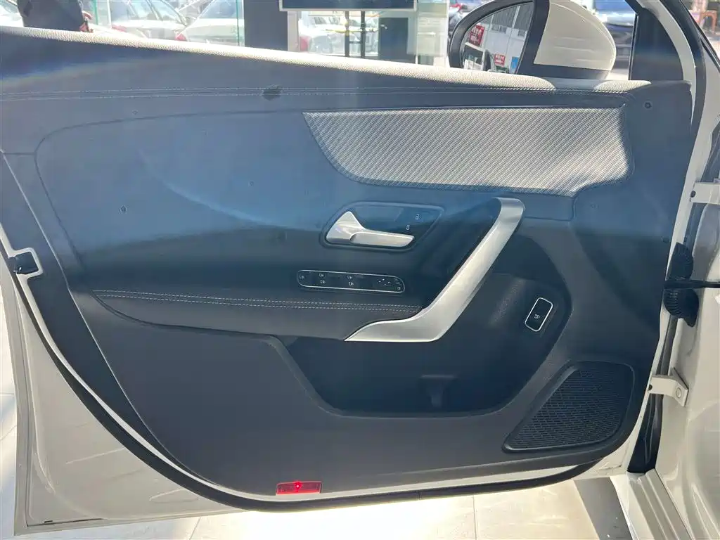 Mercedes-Benz A-Class 2023 — фото 25
