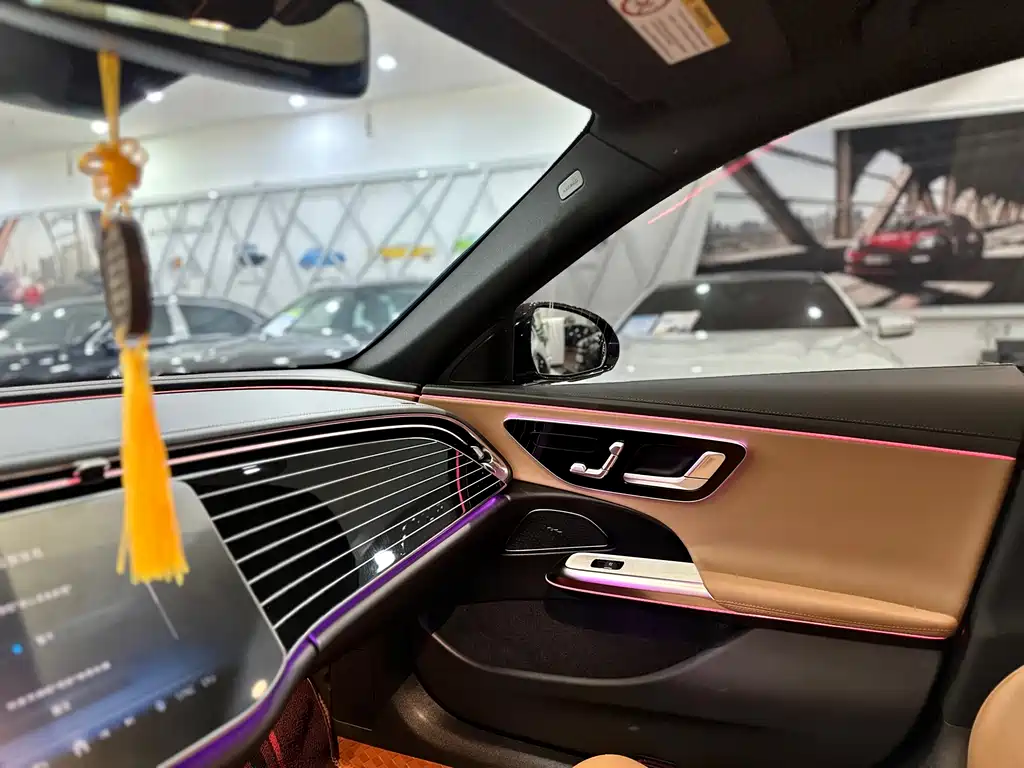 Mercedes-Benz E-Class 2024