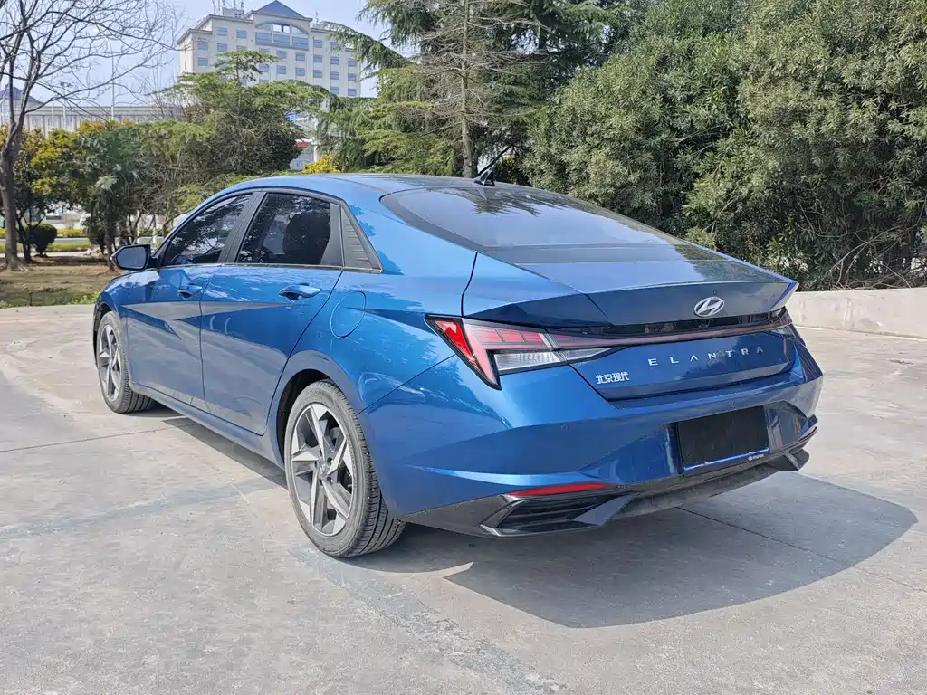 Hyundai Elantra 2022 — фото 13