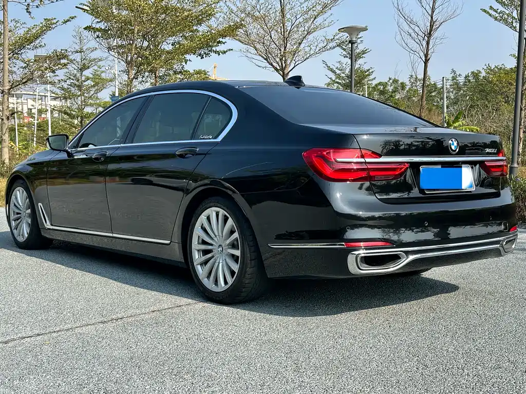 BMW 7 Series 2019 — фото 6