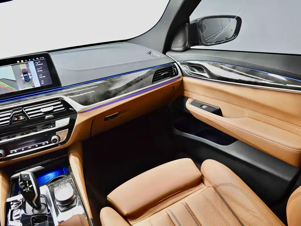 BMW 6 Series GT 2024 — фото 32