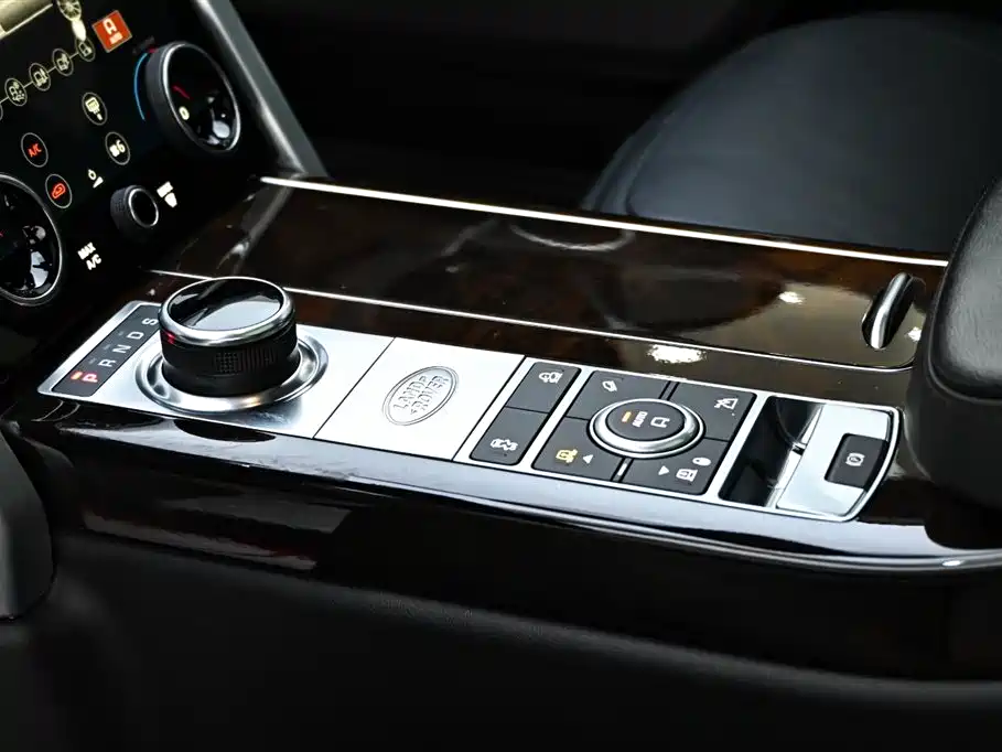 Land Rover Range Rover 2022 — фото 13