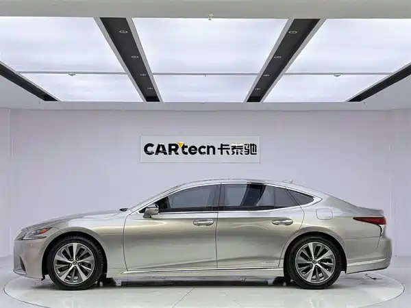 Lexus LS 2020
