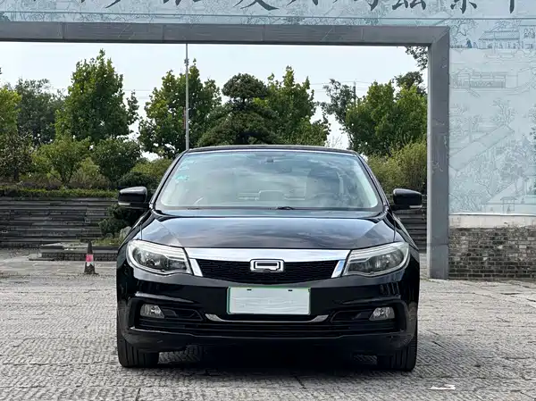 Qoros 3 2016