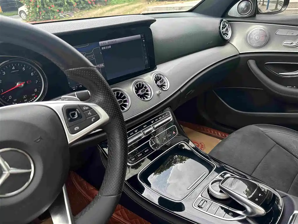 Mercedes-Benz E-Class 2017 — фото 12
