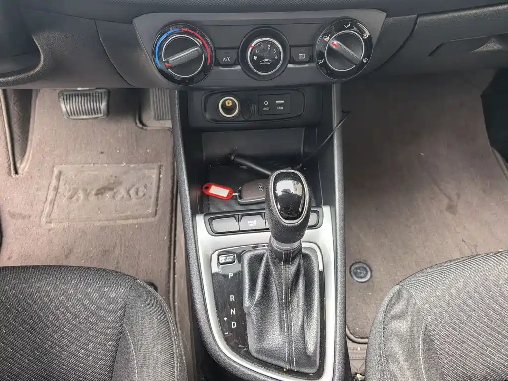 Hyundai Elantra 2019 — фото 26