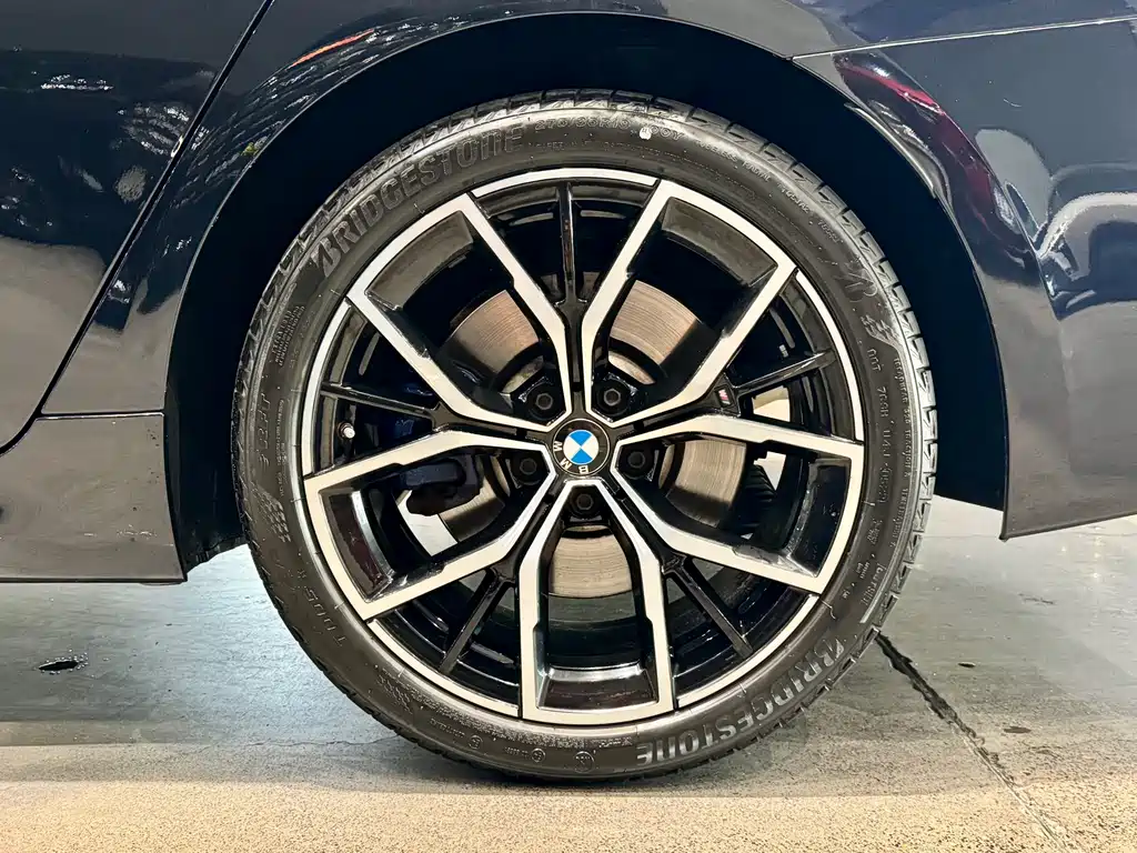 BMW 5 Series 2023 — фото 16