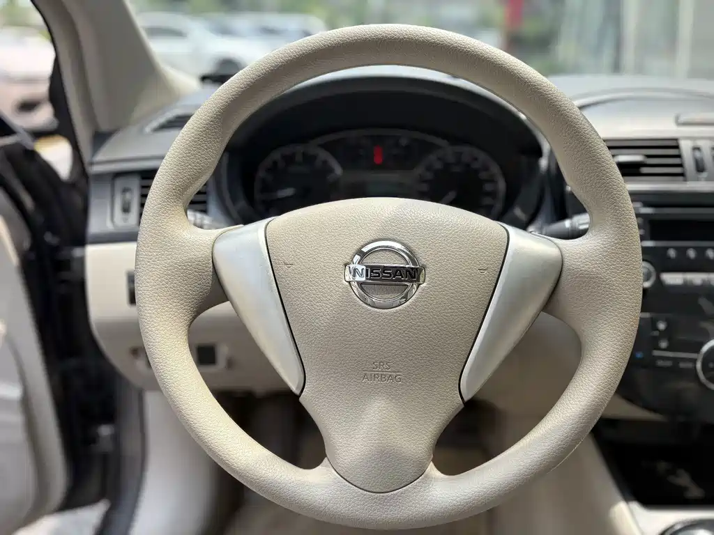 Nissan Tiida 2015 — фото 8