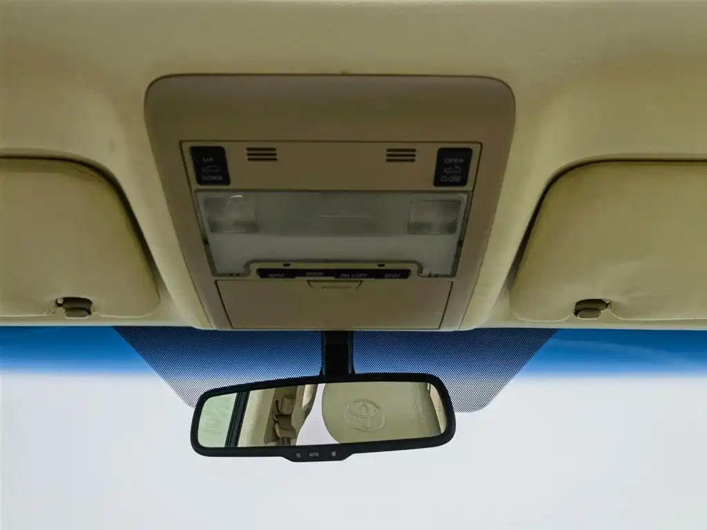Toyota Land Cruiser 2016 — фото 26