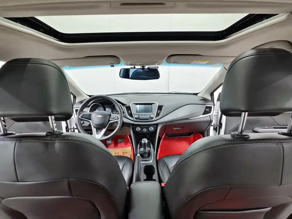 Chevrolet Cavalier 2018 — фото 10
