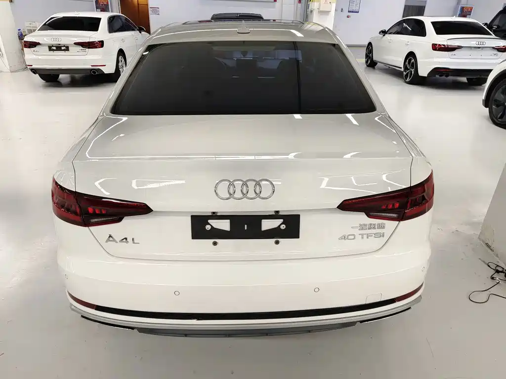 Audi A4L 2019 — фото 4
