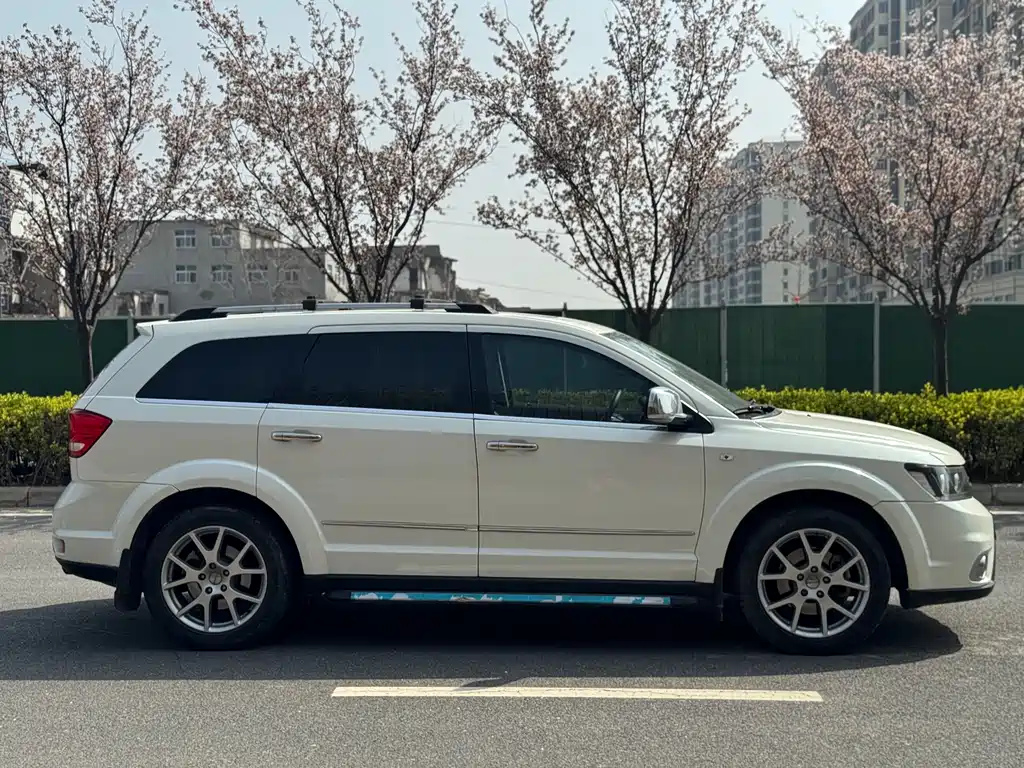 Dodge Journey 2014 — фото 13