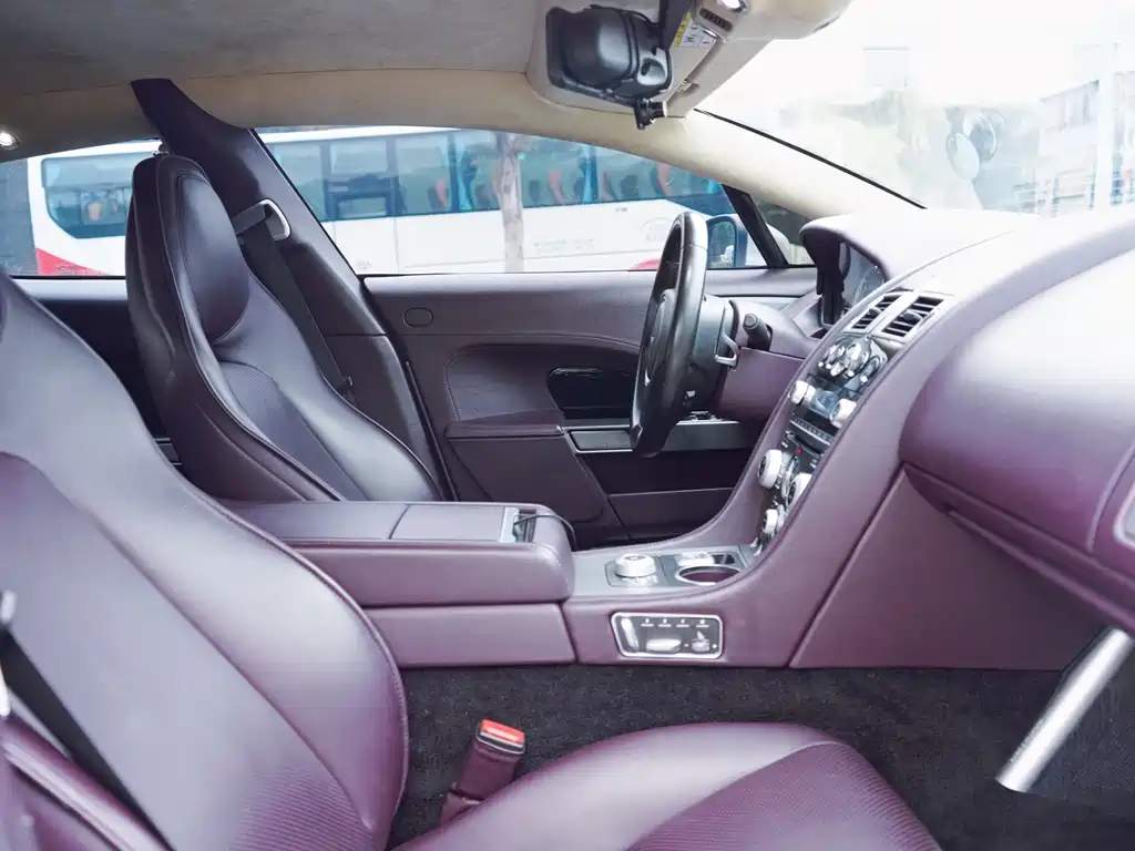 Aston Martin Rapide 2012 — фото 14